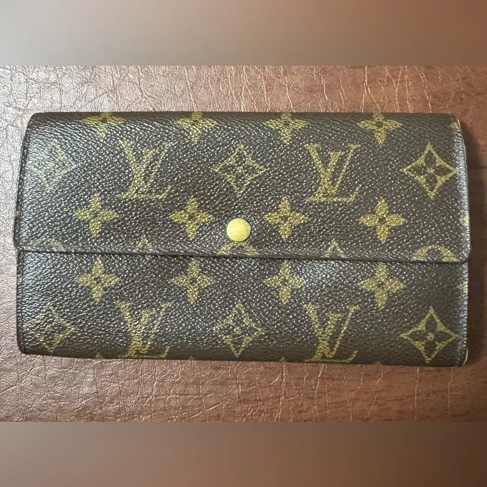Louis Vuitton Monogram Wallet - Picture 1 of 7